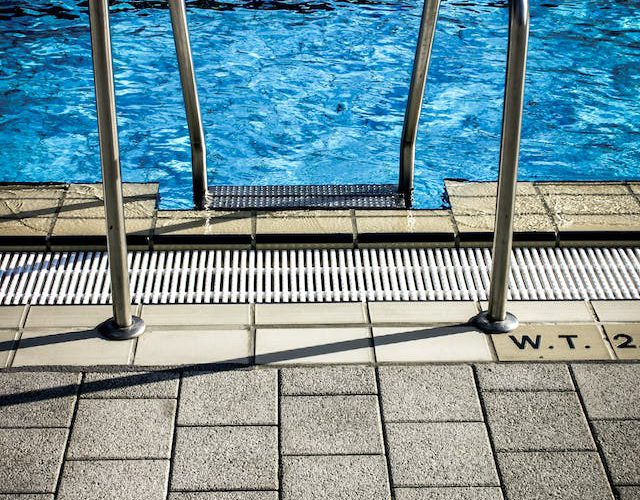 Kies de juiste zwembadafdekking voor jouw zwembad